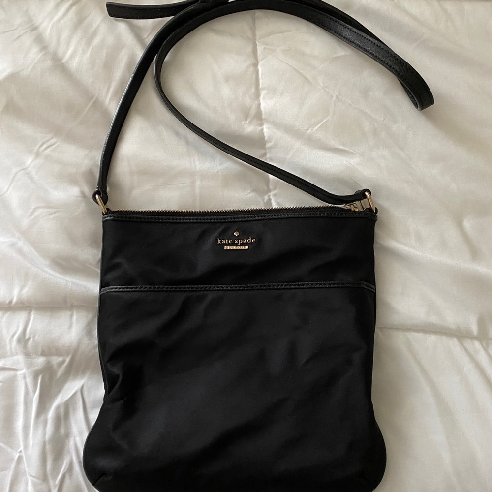 Black Kate Spade Cross-Over Bag - Picture 1 of 1